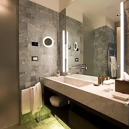 Grand Billia Hotel 5*